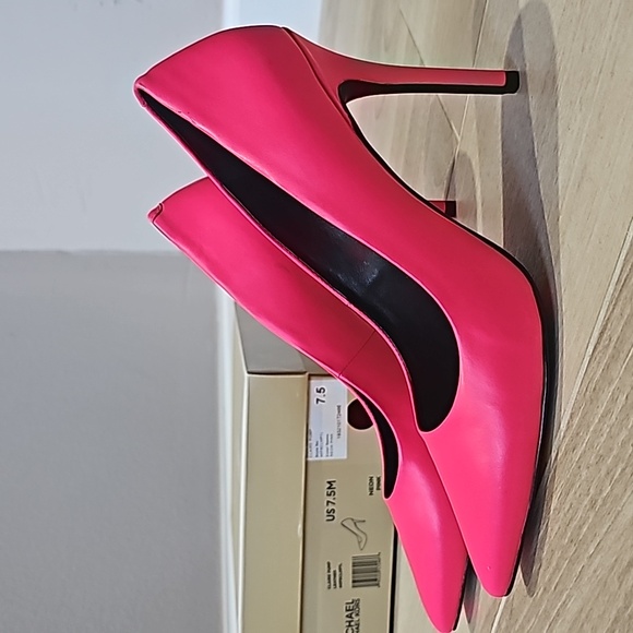 Michael Kors Neon Pink Pumps - Picture 2 of 4